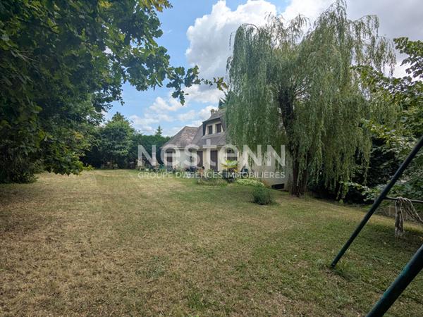 A vendre maison Elancourt 7 pièces 160 m2 sur un terrain de 1544m²