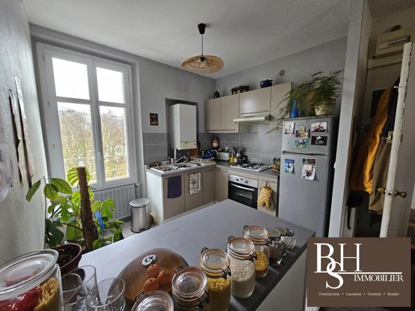 Poitiers au pied du centre-ville, appartement T3,55 m² avec cave.