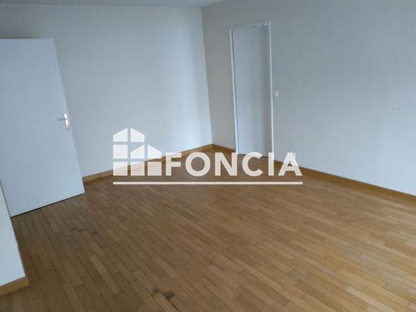 Location Appartement 2 pièces 42.8 m² - 2 PLACE DU MARCHE Dreux 28100