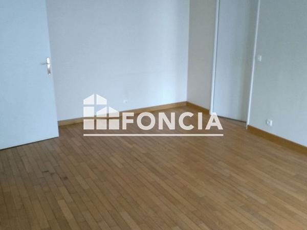 Location Appartement 2 pièces 42.8 m² - 2 PLACE DU MARCHE Dreux 28100