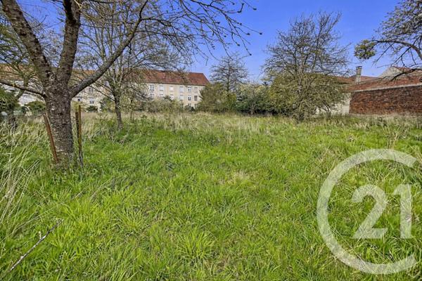 Terrain à vendre  1556 m2 ESTREES ST DENIS - 60