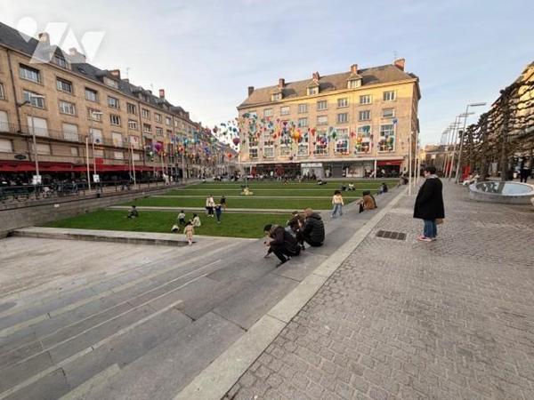 AMIENS, COMMERCE 35m² HYPER CENTRE