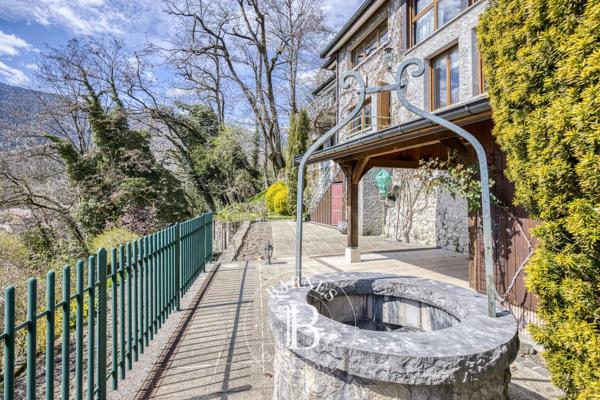 Gex, Maison de ville 3 Chambres -  207 m² à vendre