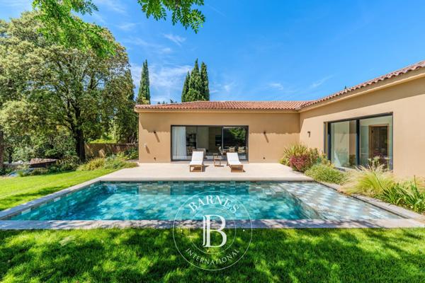Aix-en-Provence, Maison de ville 6 Chambres -  310 m² à vendre