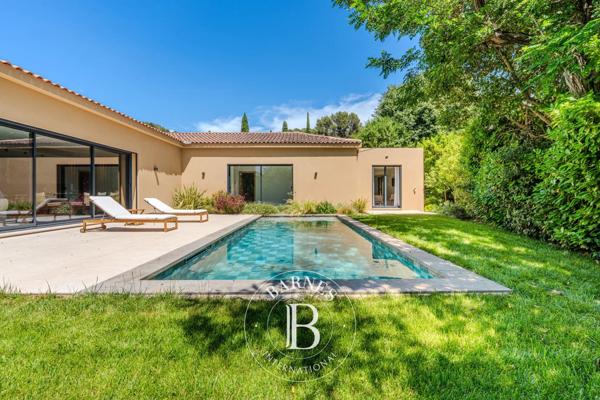 Aix-en-Provence, Maison de ville 6 Chambres -  310 m² à vendre