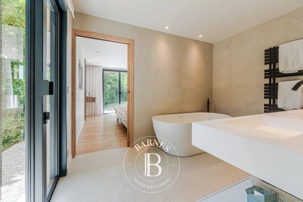 Aix-en-Provence, Maison de ville 6 Chambres -  310 m² à vendre