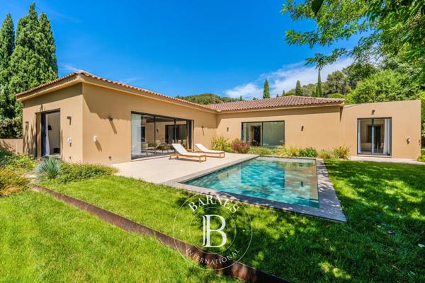Aix-en-Provence, Maison de ville 6 Chambres -  310 m² à vendre
