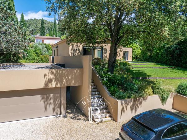 Aix-en-Provence, Maison de ville 6 Chambres -  310 m² à vendre
