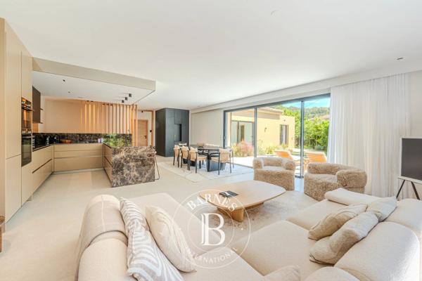 Aix-en-Provence, Maison de ville 6 Chambres -  310 m² à vendre