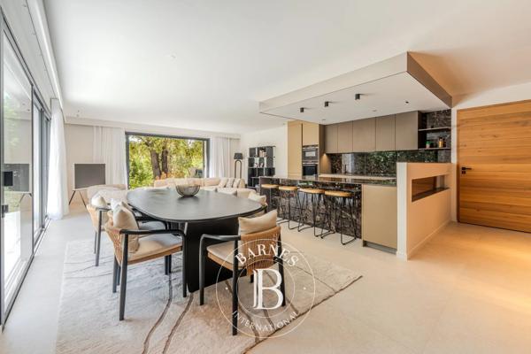 Aix-en-Provence, Maison de ville 6 Chambres -  310 m² à vendre