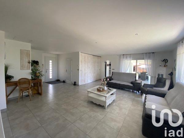 Maison 5 pièces de 128 m² à Champagné-les-Marais (85450)