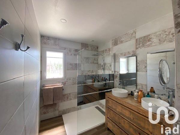 Maison 5 pièces de 128 m² à Champagné-les-Marais (85450)