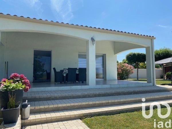 Maison 5 pièces de 128 m² à Champagné-les-Marais (85450)