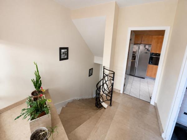 Appartement de 164 m² avec jardin et 2 garages