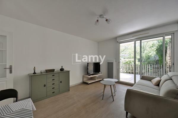 Parking + annexe + appartement