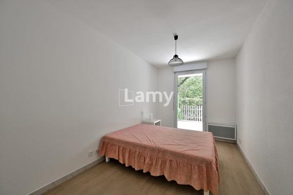 Parking + annexe + appartement