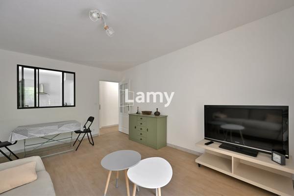 Parking + annexe + appartement