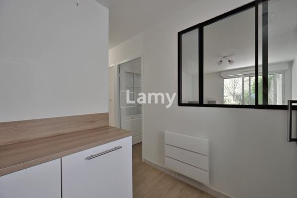 Parking + annexe + appartement