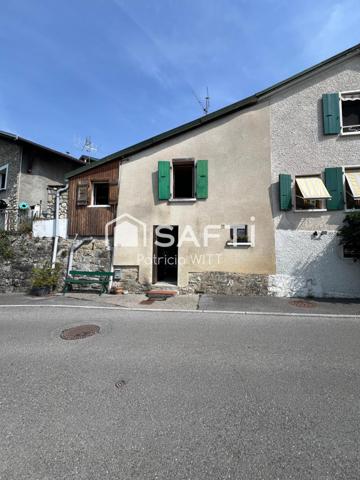 Maison de village, à rénover, proximité douane de Moniaz