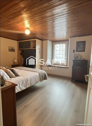 Maison de village, à rénover, proximité douane de Moniaz