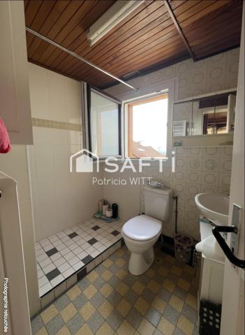 Maison de village, à rénover, proximité douane de Moniaz