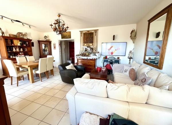 Cagnes Sur Mer Un beau 4P 91 m2 Terrasse Combles 70 m² Garage Résidence sécurisée