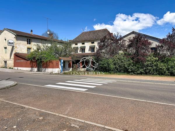 Potentiel exceptionnel de près de 1 000 m² – Axe Roanne / Paray-le-Monial