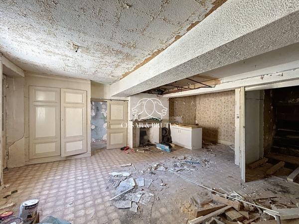 Potentiel exceptionnel de près de 1 000 m² – Axe Roanne / Paray-le-Monial