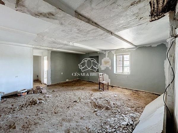 Potentiel exceptionnel de près de 1 000 m² – Axe Roanne / Paray-le-Monial