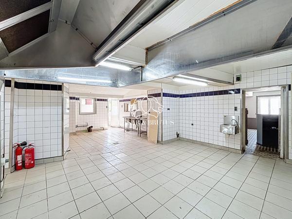 Potentiel exceptionnel de près de 1 000 m² – Axe Roanne / Paray-le-Monial