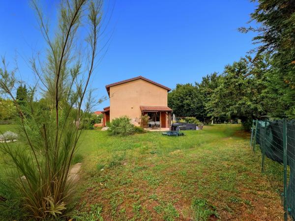 Maison 3 chambres  avec garage et grand jardin