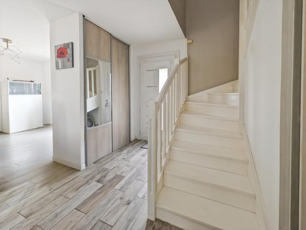 Maison 3 chambres  avec garage et grand jardin