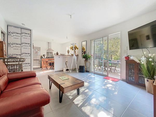 Maison Uchaux 3 pièce(s) 62m2 - terrain 1000m²