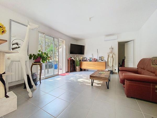 Maison Uchaux 3 pièce(s) 62m2 - terrain 1000m²