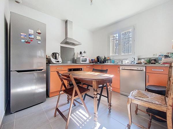 Maison Uchaux 3 pièce(s) 62m2 - terrain 1000m²