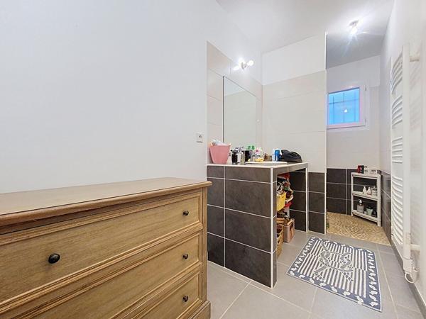 Maison Uchaux 3 pièce(s) 62m2 - terrain 1000m²