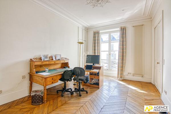 Versailles Notre-Dame- Appartement duplex 8 pièces 303 m² au sol avec garage €1 995 000 ** - Référence 25870