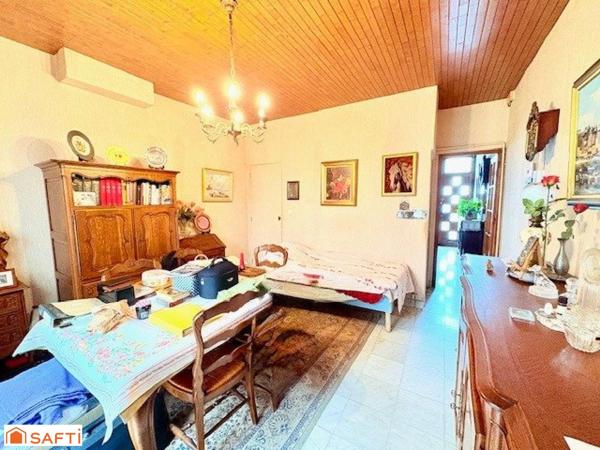 Maison mitoyenne avec double jardin – Valenciennes- Beau Potentiel