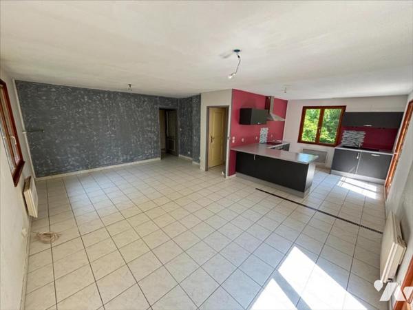 Maison 4 pièces (environ 85 m² habitables) située en impasse et à proximité du centre-ville