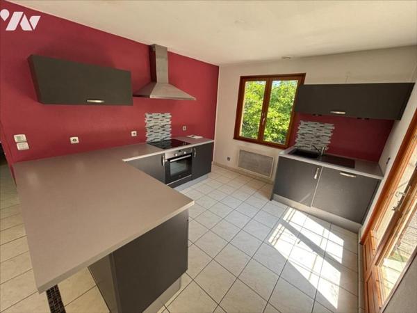 Maison 4 pièces (environ 85 m² habitables) située en impasse et à proximité du centre-ville