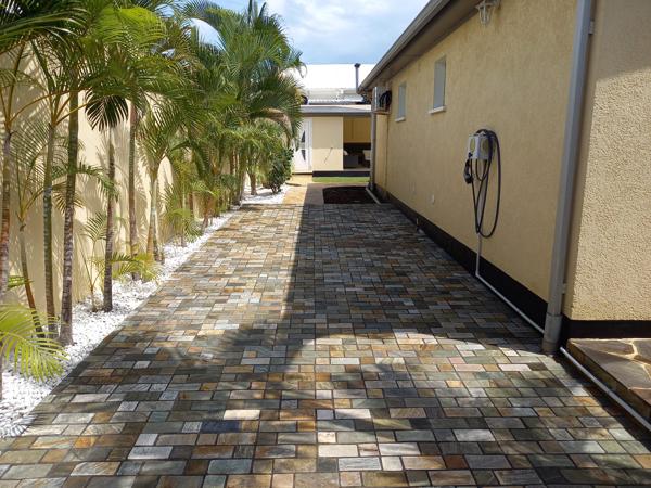 JOLIE VILLA A DUPARC SAINTE-MARIE