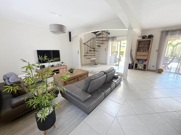 JOLIE VILLA A DUPARC SAINTE-MARIE