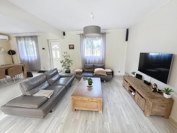 JOLIE VILLA A DUPARC SAINTE-MARIE