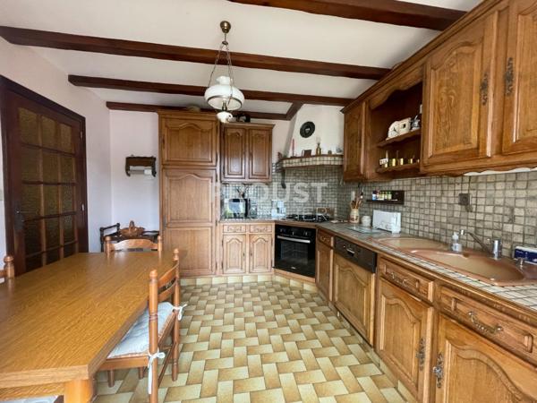 Exclusivité, quartier st liguaire, plain-pied de 85 m² environ avec garage et jardin.