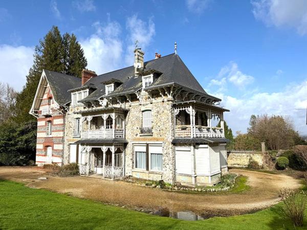 Aux portes de Honfleur avec vue sur le pont de Normandie