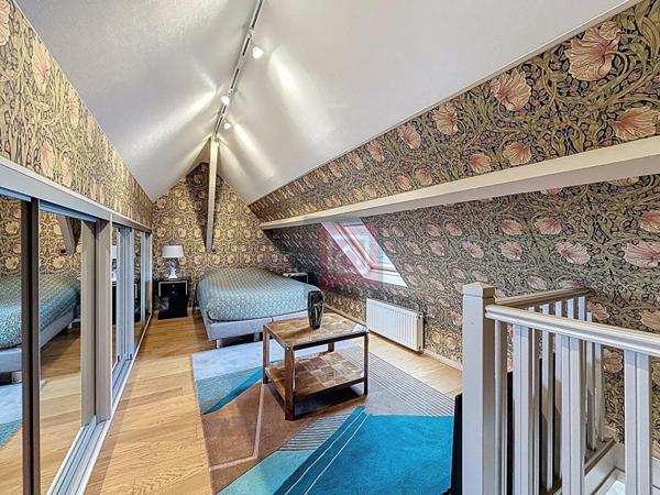 Aux portes de Honfleur avec vue sur le pont de Normandie