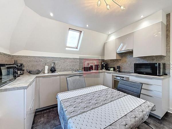 Aux portes de Honfleur avec vue sur le pont de Normandie