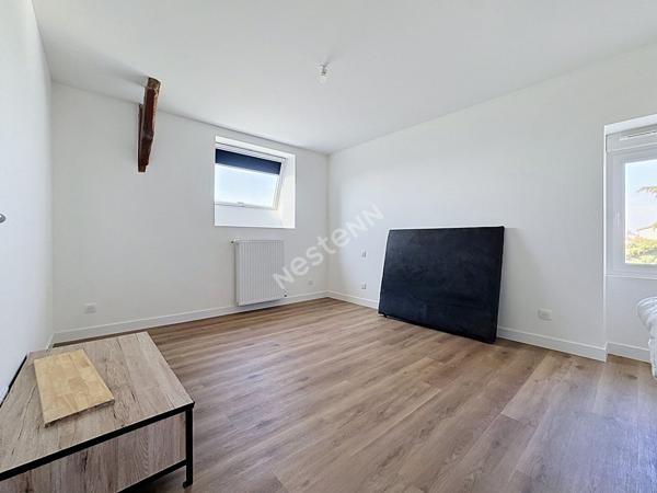 Maison familiale à vendre à Liré - 4 chambres, dépendances et jardin