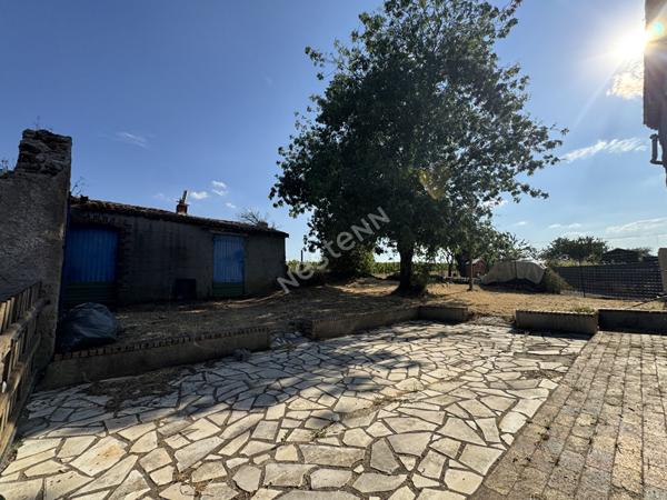 Maison familiale à vendre à Liré - 4 chambres, dépendances et jardin