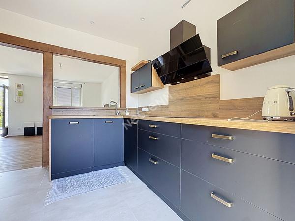 Maison familiale à vendre à Liré - 4 chambres, dépendances et jardin